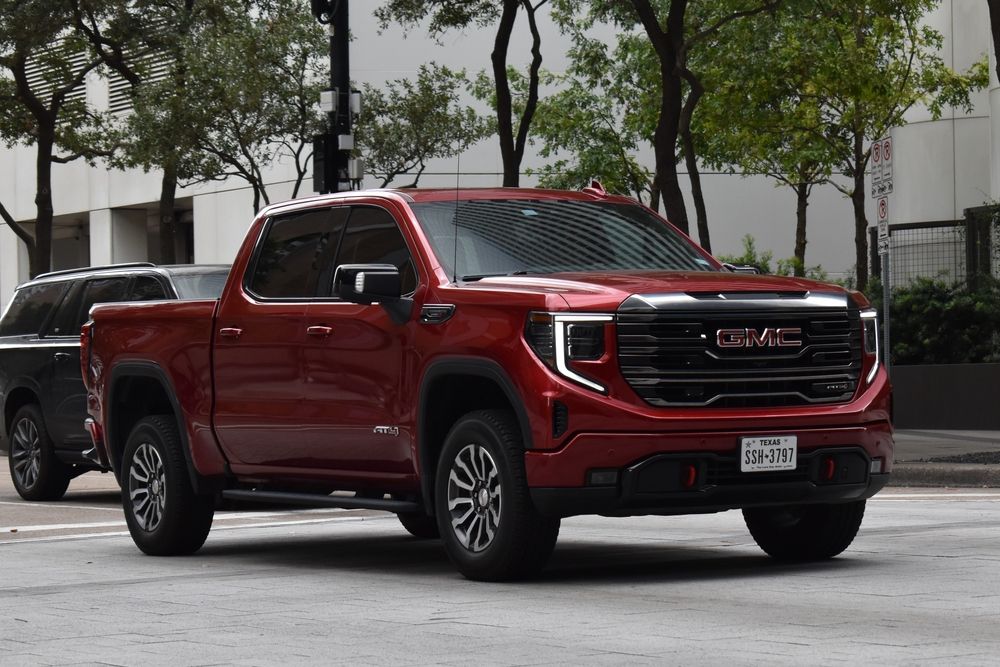 2025 GMC Denali Sierra: A Strong Luxury Truck